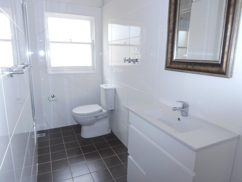 27 BORONIA STREET, South Granville NSW 2142