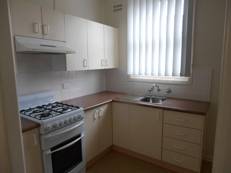 8  LAVERACK CRESCENT, South Granville NSW 2142