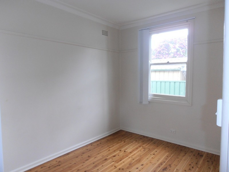 8  LAVERACK CRESCENT, South Granville NSW 2142