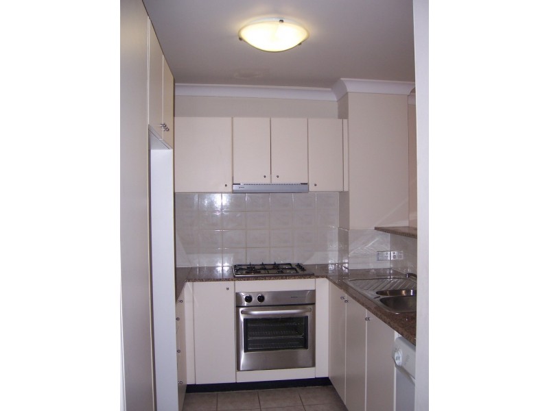 15/2  MACQAURIE ROAD,, Auburn NSW 2144