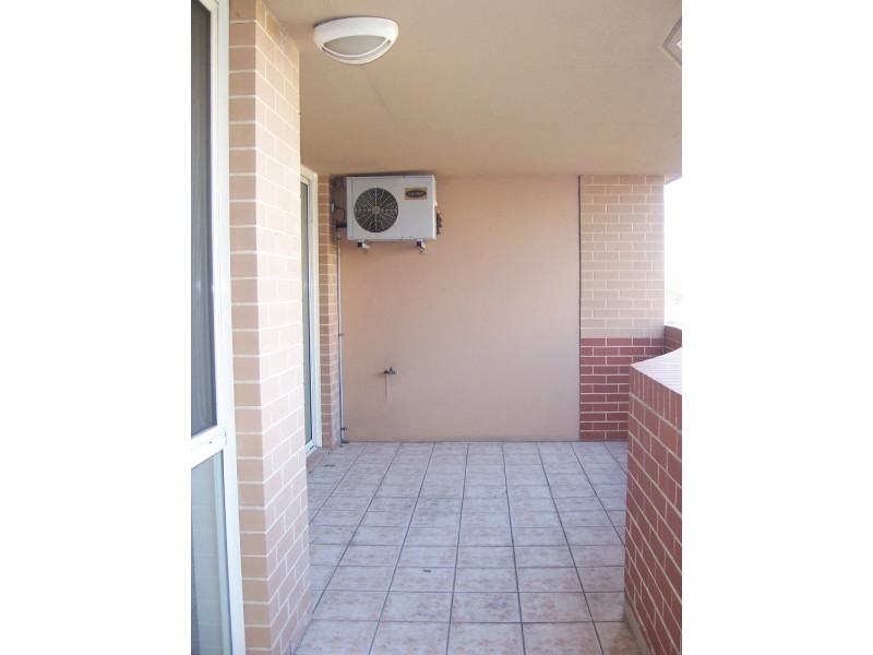 15/2  MACQAURIE ROAD,, Auburn NSW 2144