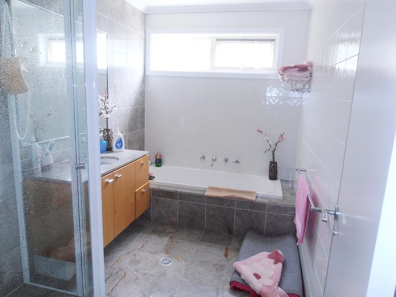 32  NEWINTON BOULEVARD, Newington NSW 2127