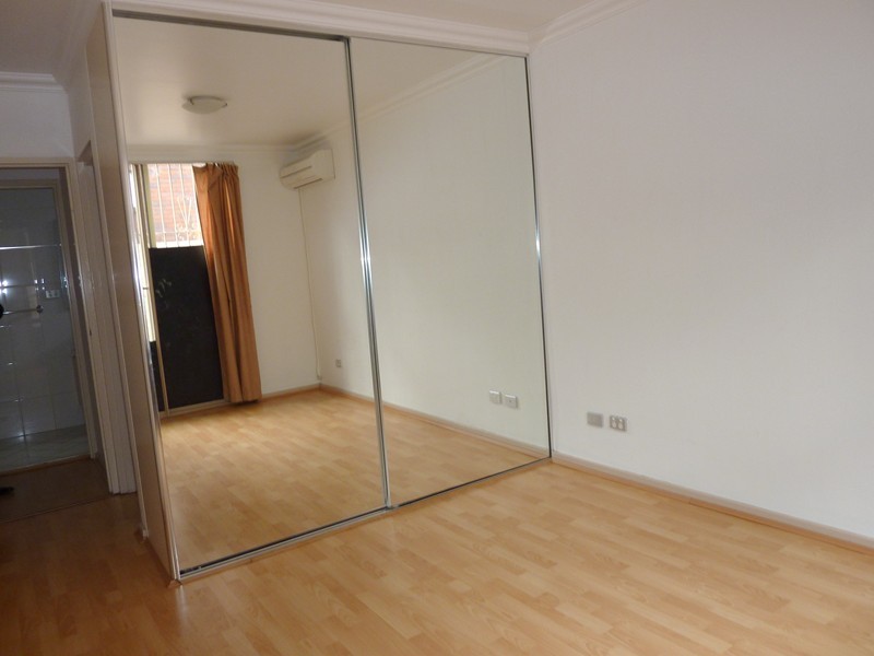 9 176 SOUTH PARADE, Auburn NSW 2144