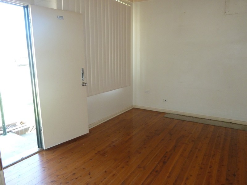 2 LAVERICK CRESENT, Granville NSW 2142