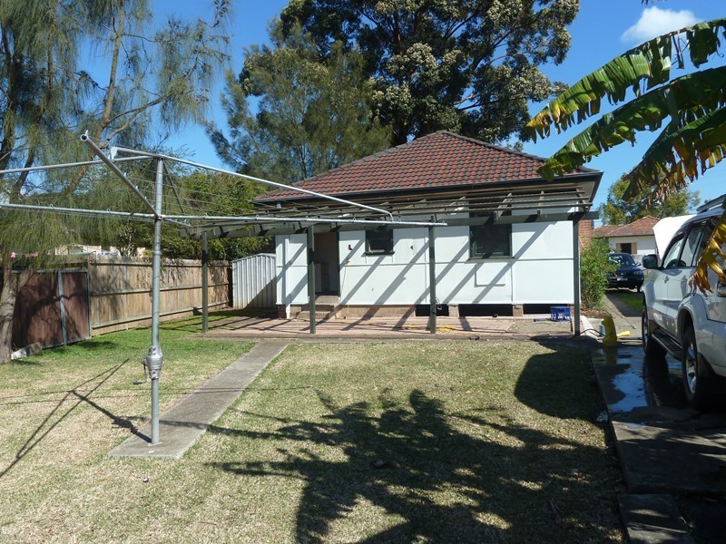 2 LAVERICK CRESENT, Granville NSW 2142