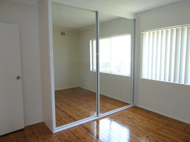 21 FOURTH AVE, Campsie NSW 2194