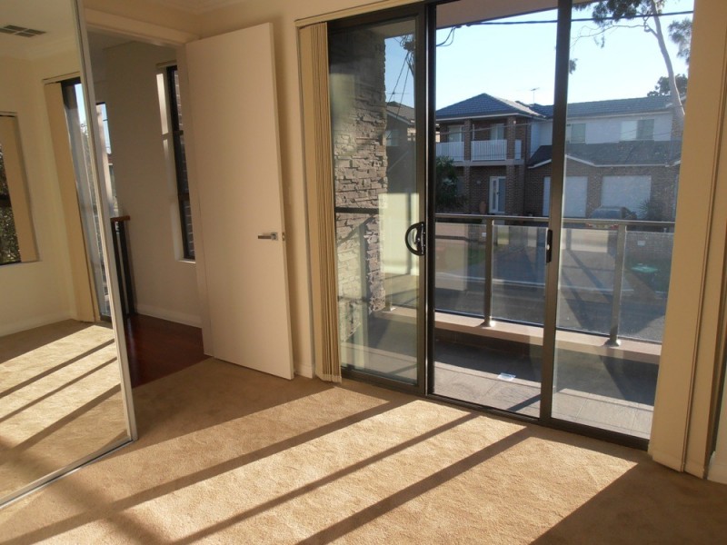 2b Meakin Crescent, Chester Hill NSW 2162