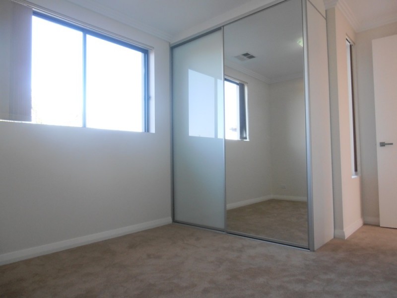 2b Meakin Crescent, Chester Hill NSW 2162