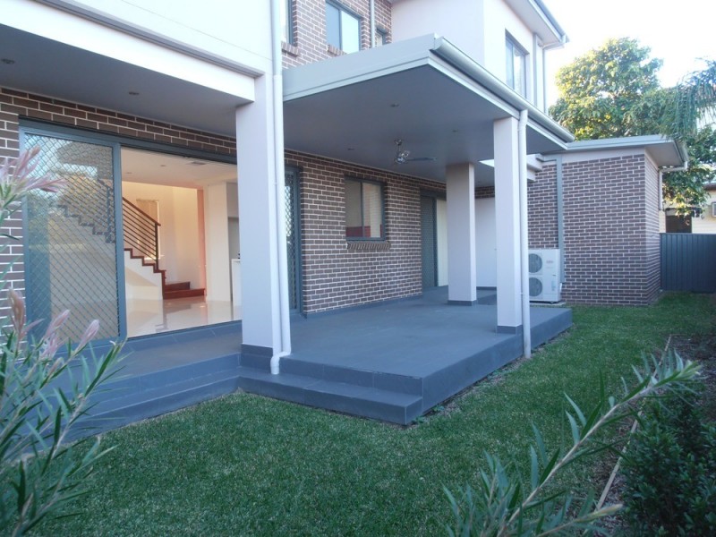 2b Meakin Crescent, Chester Hill NSW 2162