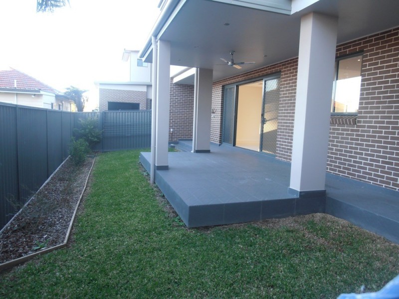 2b Meakin Crescent, Chester Hill NSW 2162