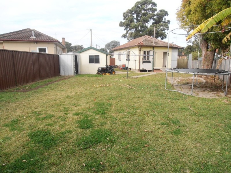 22 Laverack Crescent, Granville NSW 2142