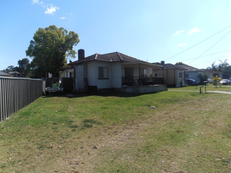 22 Laverack Crescent, Granville NSW 2142