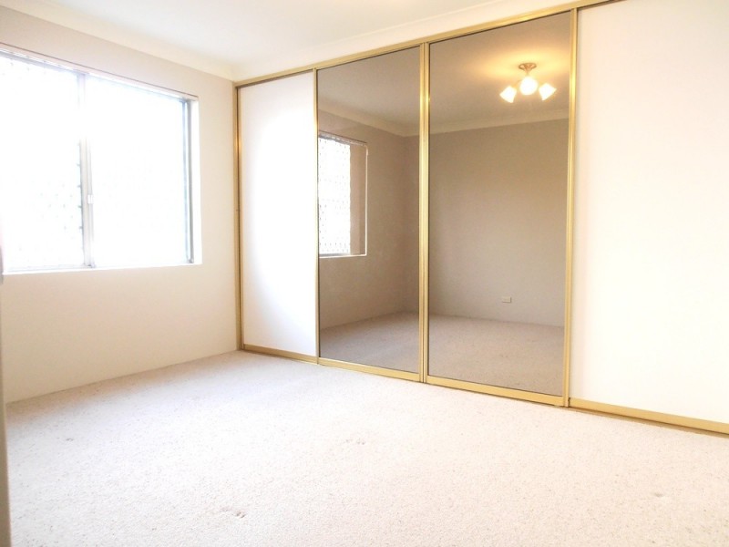 2/10-12 Kerr Parade, Auburn NSW 2144