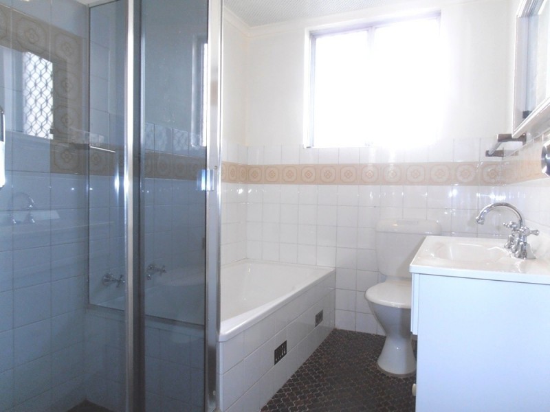 2/10-12 Kerr Parade, Auburn NSW 2144