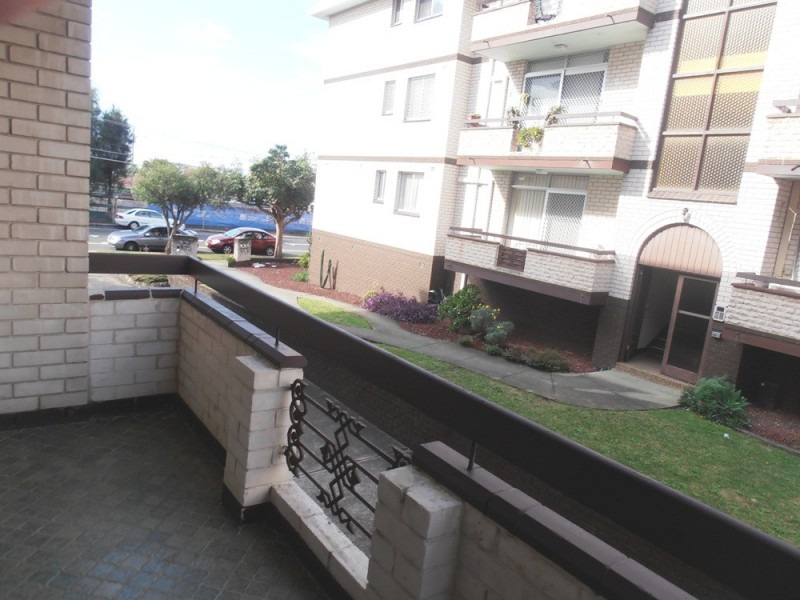 2/10-12 Kerr Parade, Auburn NSW 2144