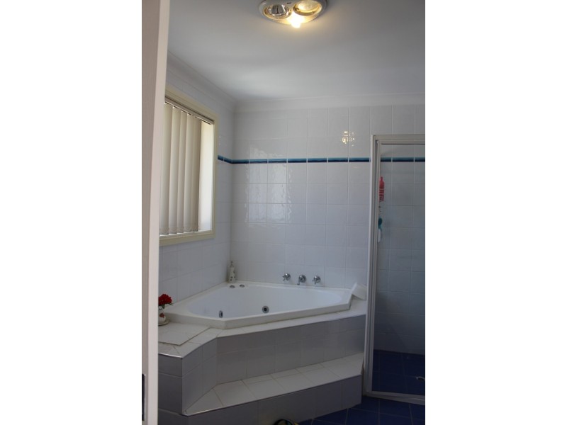 5 COLLINS CRESCENT, Yagoona NSW 2199