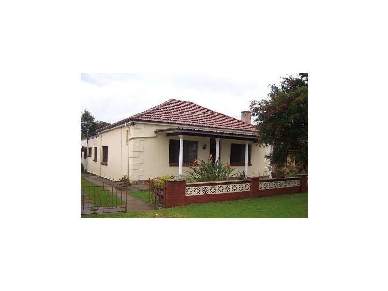 2 CHESTNUT RD, Auburn NSW 2144