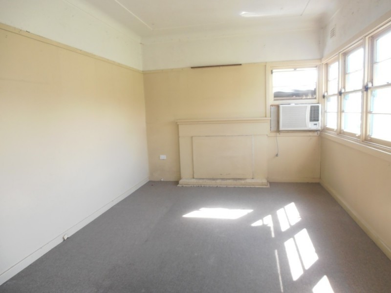 4 KENELDA AVE, Guildford NSW 2161