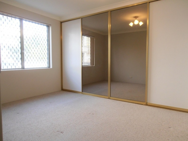 2/10-12 Kerr Parade, Auburn NSW 2144