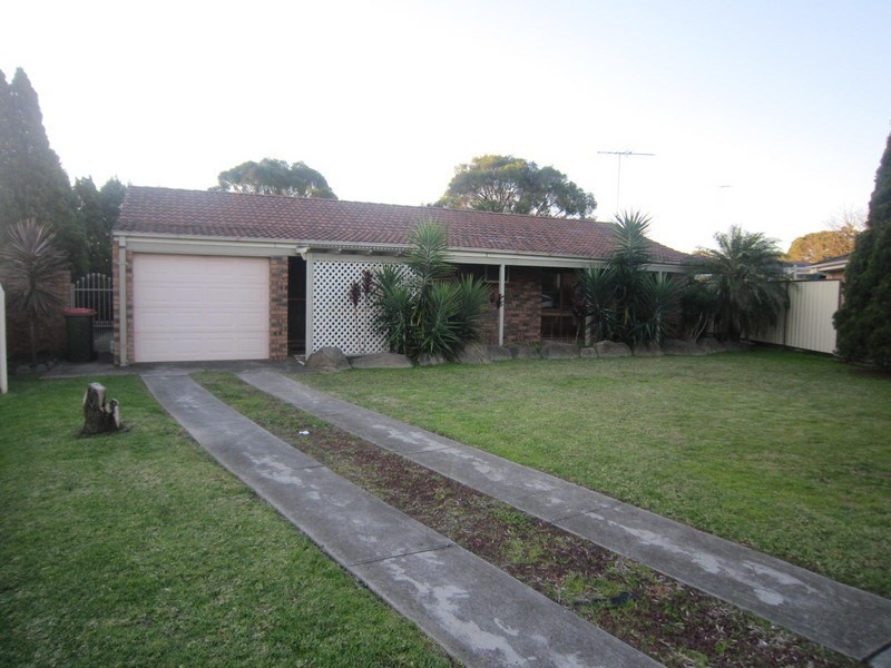 2 Carpenter Place, Minchinbury NSW 2770