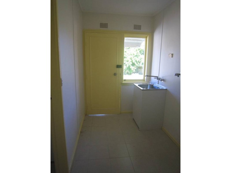 1 Rotorua Street, Lethbridge Park NSW 2770