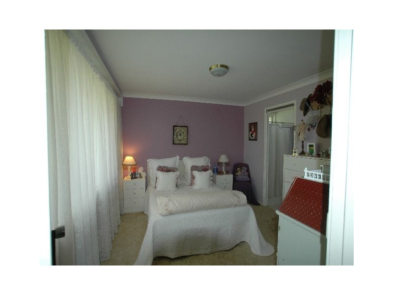 6 Phillip Street, Burradoo NSW 2576