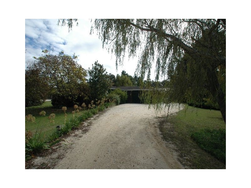 6 Phillip Street, Burradoo NSW 2576