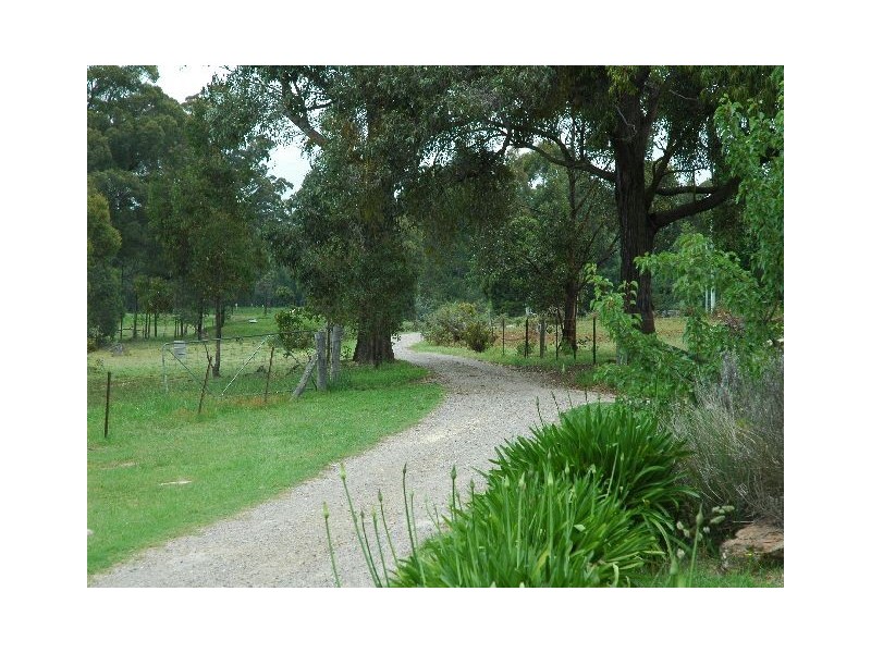 Jellkob Corrie Road, Alpine NSW 2575