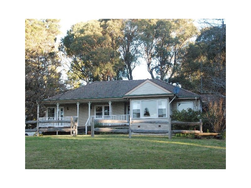 12 Sunninghill Ave, Burradoo NSW 2576