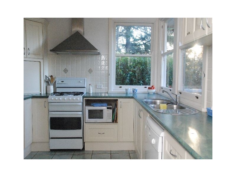 12 Sunninghill Ave, Burradoo NSW 2576