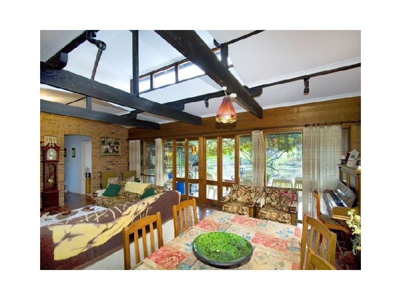 Longfield Lemmons Road, Robertson NSW 2577