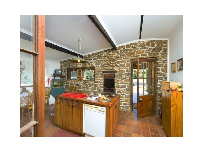 Longfield Lemmons Road, Robertson NSW 2577