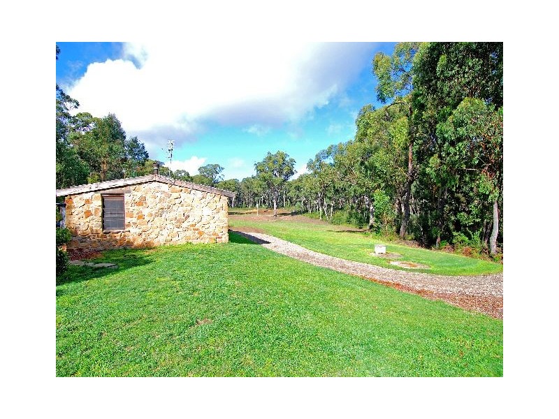 33 Azalea Street, Colo Vale NSW 2575