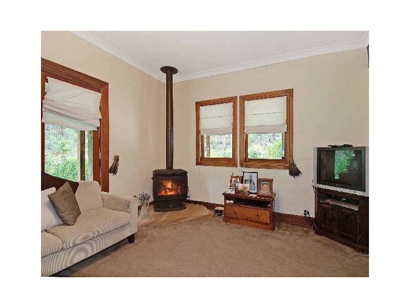 33 Azalea Street, Colo Vale NSW 2575
