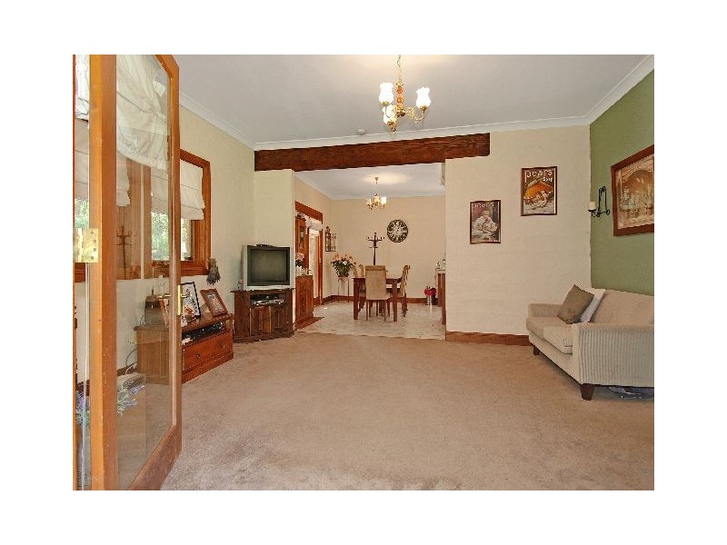 33 Azalea Street, Colo Vale NSW 2575