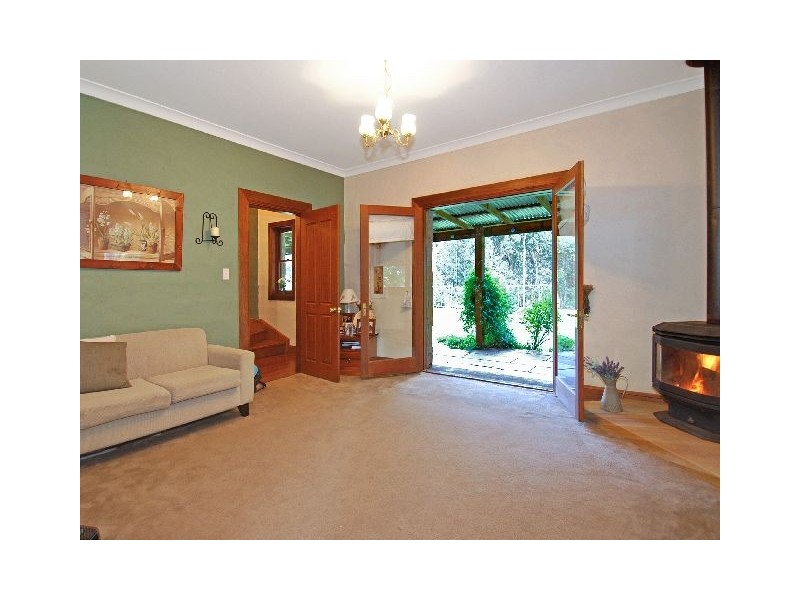 33 Azalea Street, Colo Vale NSW 2575