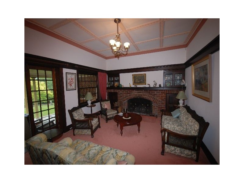 33 Robertson Road, Moss Vale NSW 2577