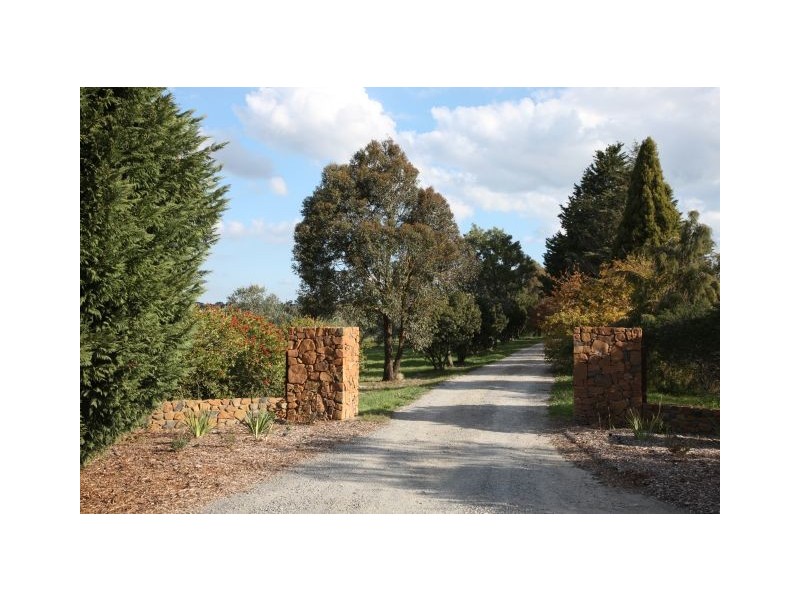 Currawong Oxleys Hill Road, Bowral NSW 2576