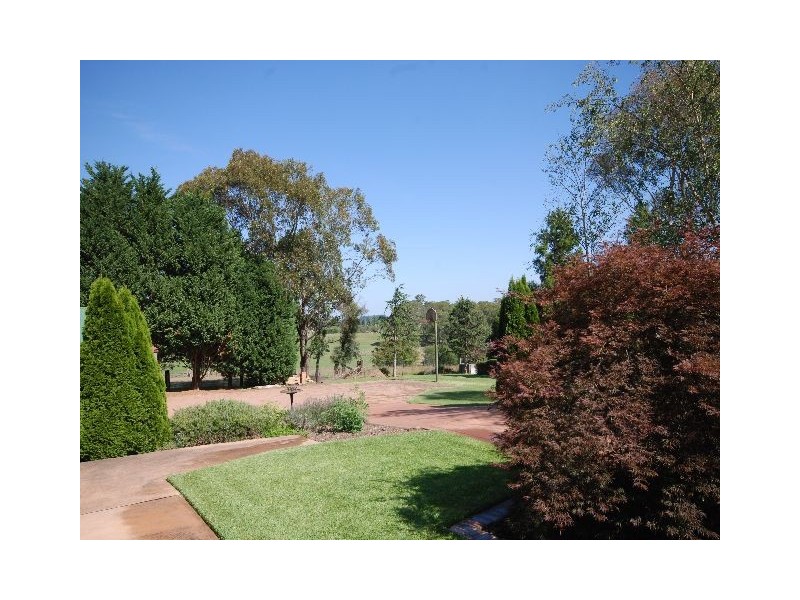 9 Nari Cct, Moss Vale NSW 2577
