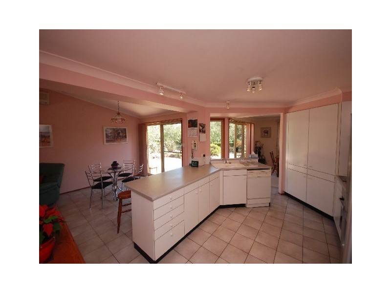 9 Nari Cct, Moss Vale NSW 2577