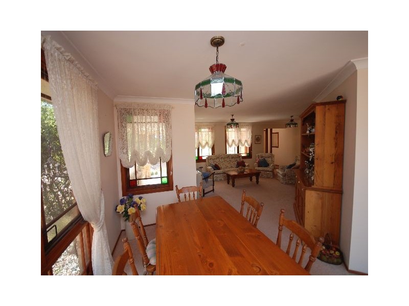 9 Nari Cct, Moss Vale NSW 2577