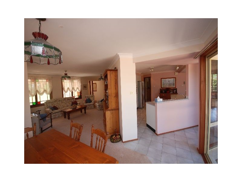 9 Nari Cct, Moss Vale NSW 2577
