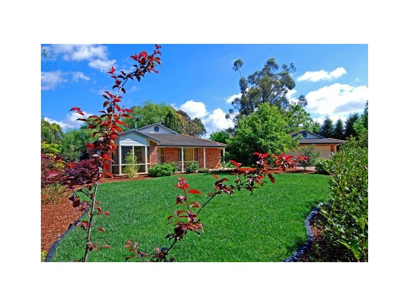 6 Maple Grove, Bowral NSW 2576