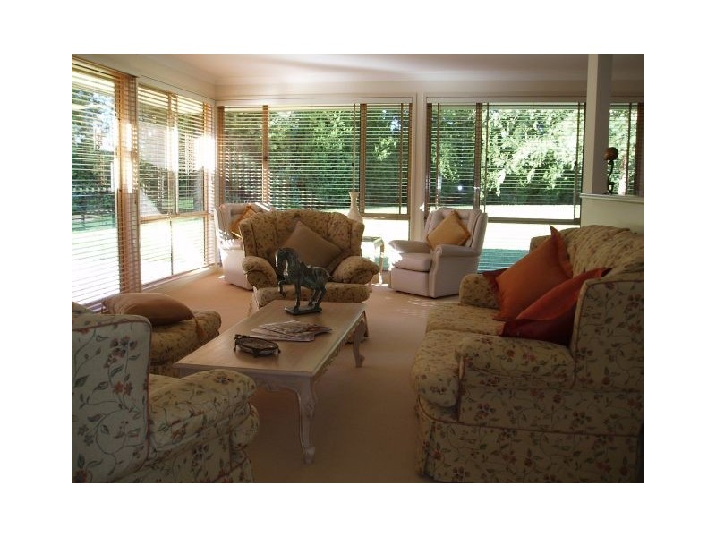 6 Maple Grove, Bowral NSW 2576