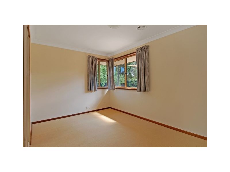 6 Maple Grove, Bowral NSW 2576