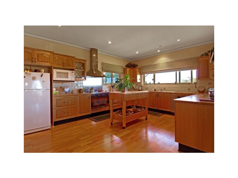 Bendooley Hill Centennial Road, Bowral NSW 2576