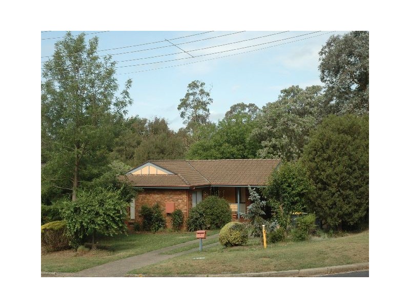 2 Tyndale Cres, Bowral NSW 2576