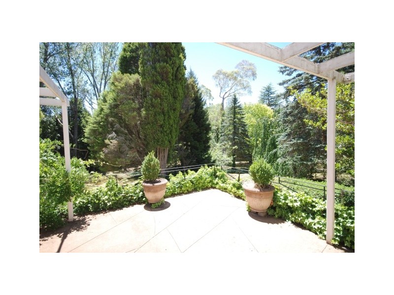 2 Sunninghill Avenue, Burradoo NSW 2576