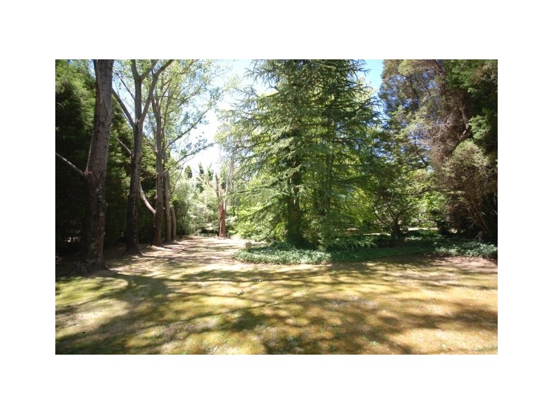 2 Sunninghill Avenue, Burradoo NSW 2576