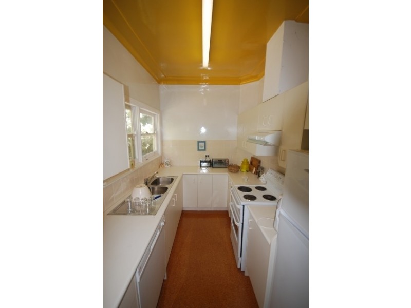 2 Sunninghill Avenue, Burradoo NSW 2576